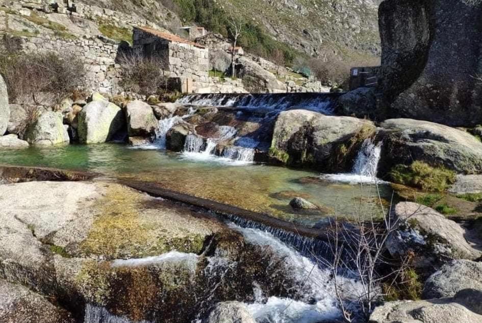 Casa Do Penedo - Um Segredo Na Serra Da Estrela Quintas de Baixo Exteriör bild